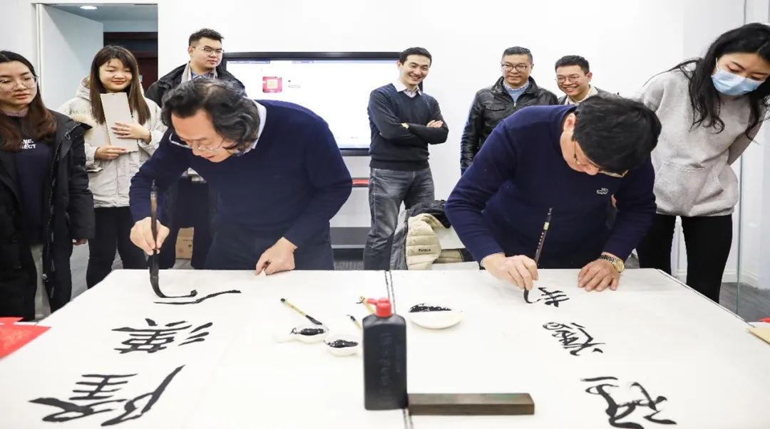 活动邀请到学院张庆熊,吴晓明,沈语冰,吴猛,徐志宏,魏洪钟等老师到场